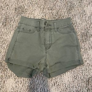 Hollister short shorts, 00/w23, light green